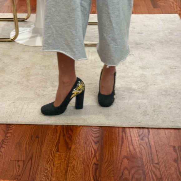 Dries Van Noten Charcoal Heels with Vibrant Yellow Embroidery - Picture 9 of 10